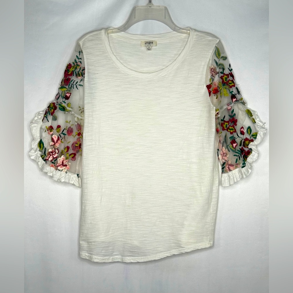 Umgee Floral Embroidered Sheer Ruffle
Bell Flutter Sleeve‎ Top Bohemian Sz S